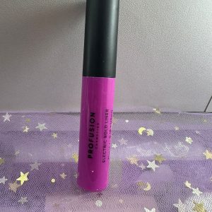 Delineador pincel tono lila – Profusion