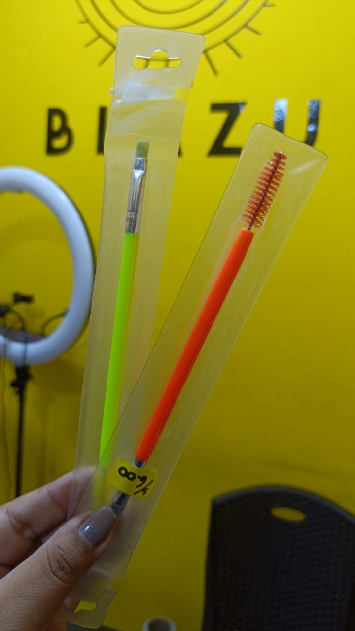 Brocha biselada con spoolie